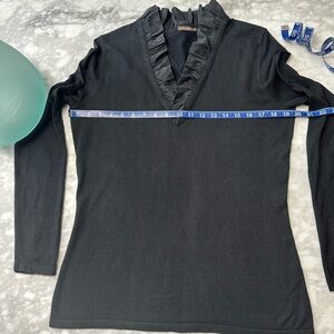 J McLaughlin Ruffled Neck Knit Top Sz L